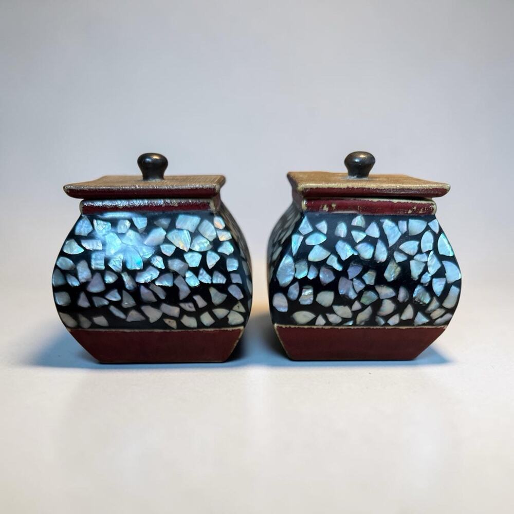 Two VTG BOMBAY CO. POTTERY MOTHER OF PEARL TRINKET JAR BOX CONTAINER WITH LID